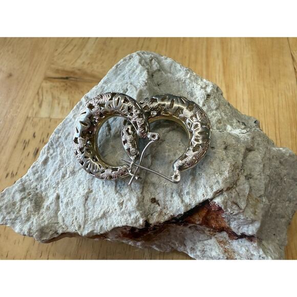 Sterling Silver 1 " Etched Filigree Pierced Wire Hollow Hoops Earrings EUC - Picture 4 of 6